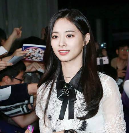 쯔위 미모의 비결은 혈액순환? 항상 단아한 바른 자세의 비밀 - Las Vegas - 1
