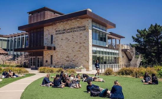 몬테레이 명문 여자 사립 고등학교, Santa Catalina School - Monterey - 1