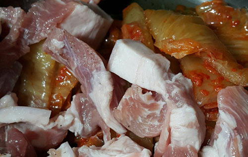 진한 맛 돼지고기 김치찌개, 삼겹살이면 더 맛있어요 - Fairfax - 2