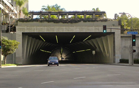 엘에이의 이중적인 얼굴을 보여주는 2nd Street Tunnel - Los Angeles - 1
