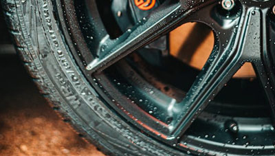 How to Handle a Flat Tire on Low Profile Tires - Las Vegas - 1