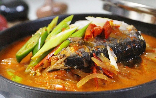 더워서 입맛 없을때 생각나는 게 바로 꽁치 김치찌개예요 - Palisades Park - 1