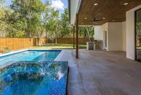The Sticky Summers and Poolside Homes of the Chicago Area - Chicago - 2