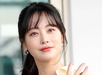 요즘 여자 연예인들 마흔이 다 돼도 결혼 생각이 없다? - Buena Park - 2