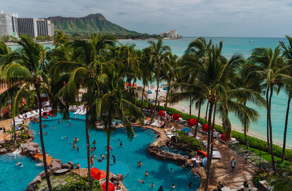 Sheraton Waikiki, A Large Hotel Right on Waikiki Beach - Honolulu - 1