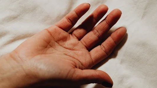 미국에도 손금 (palmistry) 을 봐주는 사람들이 있나요? - San Diego - 1