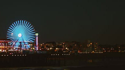 Santa Monica Pier: A Wooden Bridge Launched in 1909 - Los Angeles - 1
