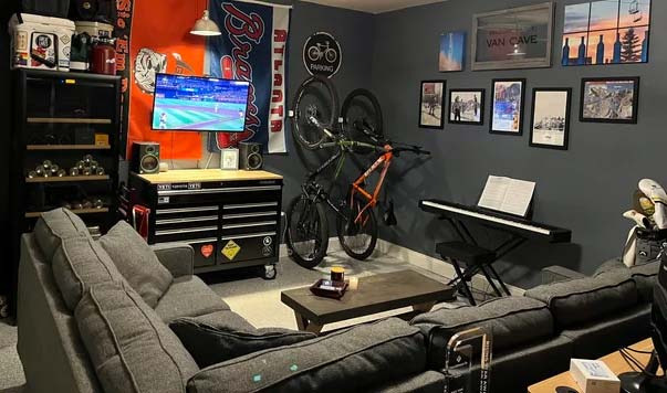 Man Cave 는 원시시대부터 시작된 남성의 본능에 가깝다 - Irving - 1