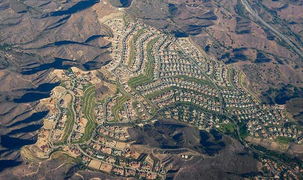 Calabasas, a Wealthy Neighborhood Too Far to Get Close - Los Angeles - 2