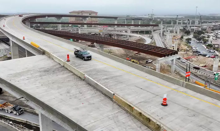 SA Freeway Construction: A Continuous Slow Battle in Stages - San Antonio - 1