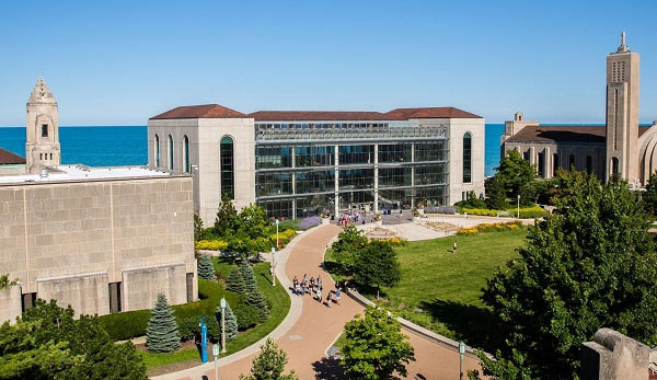 로욜라 대학교 시카고, 예수회 전통의 도시 속 대학 - Chicago - 1