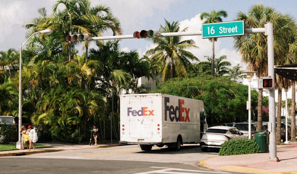 페덱스(FedEx)의 역사와 비즈니스 전망 - Los Angeles - 1