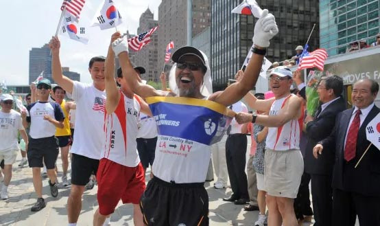 Mr. Kwon Yi-joo Successfully Crosses America by Running from LA to NY - Los Angeles - 1