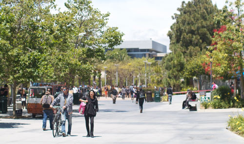 Please provide information on tuition and living expenses at Santa Monica College - Santa Monica - 1