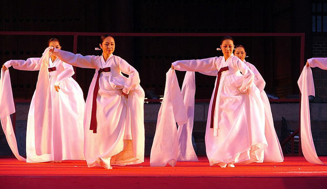 Review of the Salpuri Dance Performance - The Belief That Karma Eventually Returns - Los Angeles - 1
