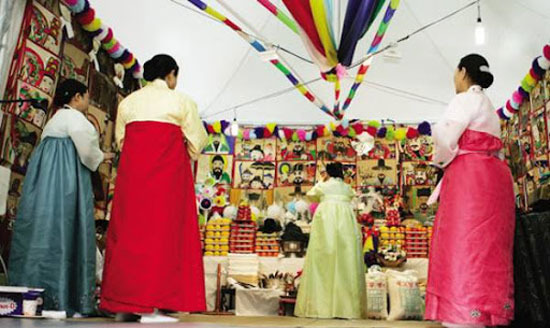 People Who Experience 'Shinbyeong' or 'Shinnaerim' After Immigrating to the U.S. - Los Angeles - 1