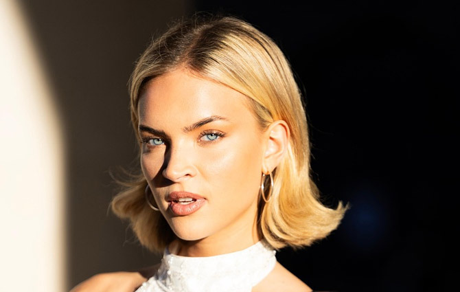The Secret of Blonde Women: What Eyebrows Reveal About Real and Fake - Reno - 1