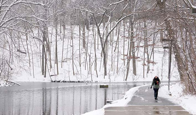 Illinois winters are characterized by a penetrating chill - Illinois - 1