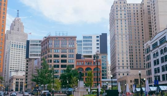 디트로이트(Detroit, MI)의 인구는 얼마나 하나요? - Detroit - 1