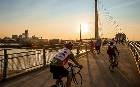 오마하의 유명한 다리: Bob Kerrey Pedestrian Bridge - Omaha - 2