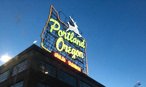 포틀랜드의 유명한 명물 네온사인 white stagg 이야기 - Portland - 2