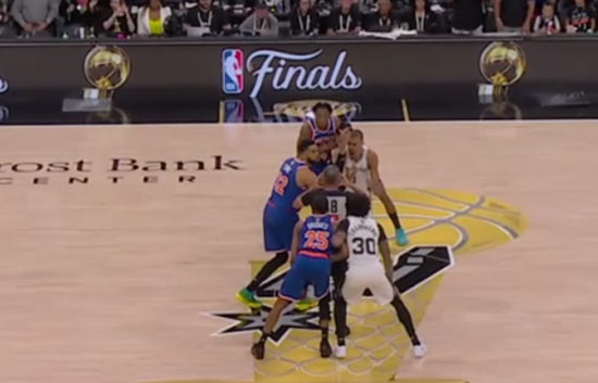 또 역전패 당한 스퍼스, 뉴욕 닉스 53년 만에 NBA 정상 등극 - San Antonio - 1