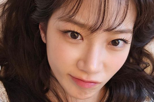 여자가 봐도 너무 예쁜 카즈하, 눈빛부터 춤선까지 - Irvine - 1