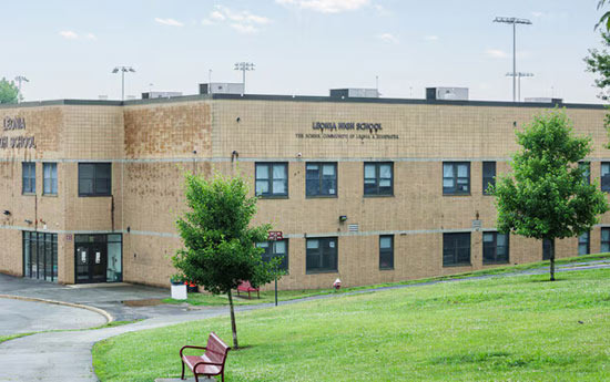 작다는게 강점으로 작용하는 Leonia High School - Leonia - 2