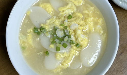 사골곰탕 한 팩이면 끝, 아줌마표 귀찮은 날 떡국 레시피 - Philadelphia - 1