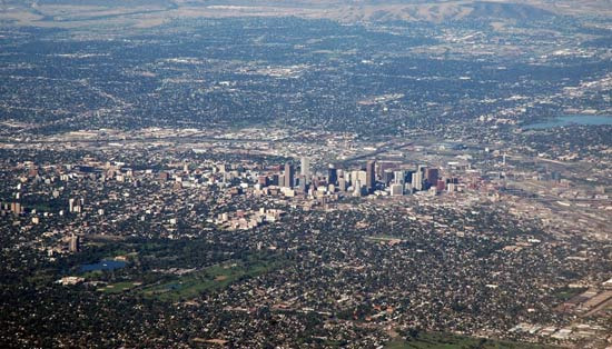 Denver is barren but green in photos, the earthy city of Denver - Denver - 2