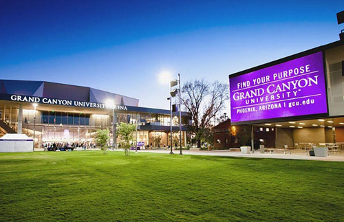 등록 학생 수 12만 5천 명, Grand Canyon University - Phoenix - 1