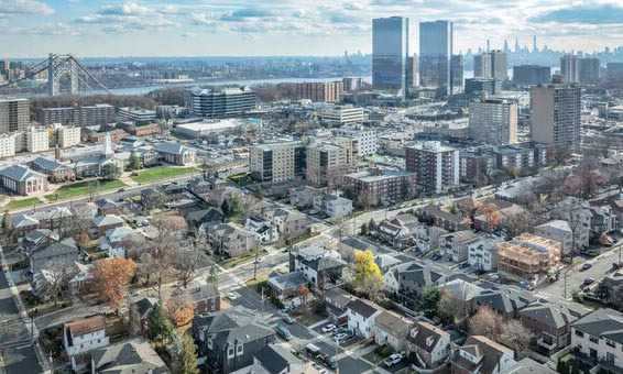 Living in Fort Lee, Avoiding the Hustle Across the River from New York - Fort Lee - 1
