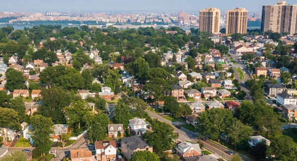 Living in Fort Lee, Avoiding the Hustle Across the River from New York - Fort Lee - 2