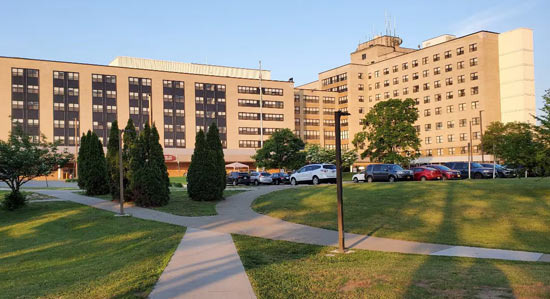 지역 사회를 위한 병원, Bergen New Bridge Medical Center - Palisades Park - 1