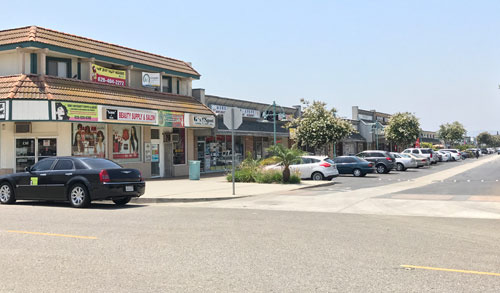 웨스트 코비나 중위 가구소득은 $82,000으로 미국 평균 수준 - West Covina - 1