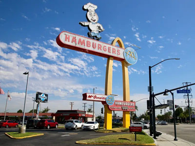 다우니에 있는 Oldest Original Mc Donald's 이야기  - Downey - 2